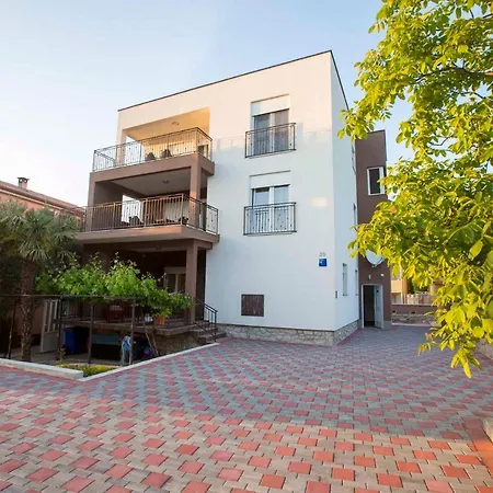 In Starigrad-paklenica 39894 Appartamento