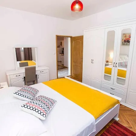 In Starigrad-paklenica 39894 Appartamento