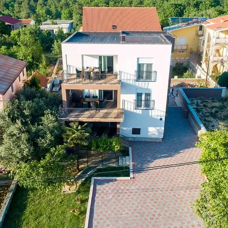 Appartamento In Starigrad-paklenica 39894 *
